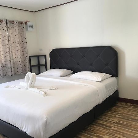 บ้านวิรา ห้องพัก Baan Wira Κον Καέν Εξωτερικό φωτογραφία