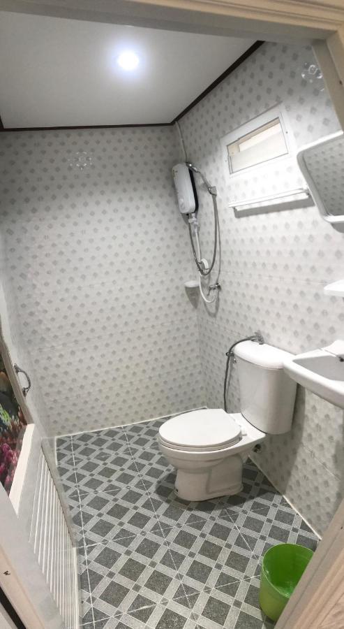 บ้านวิรา ห้องพัก Baan Wira Κον Καέν Εξωτερικό φωτογραφία